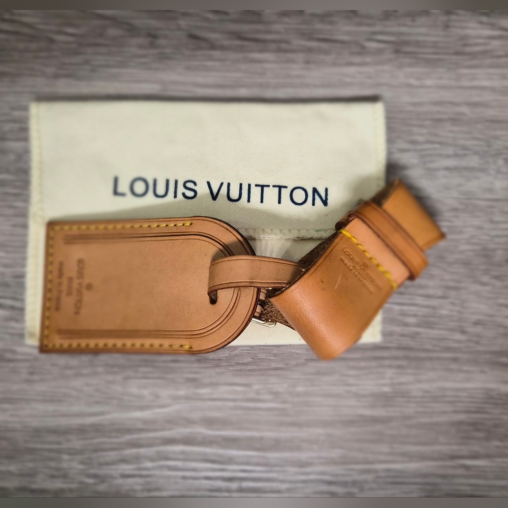 Authentic Louis Vuitton luggage tag and Bracelet set with small dust bag. - Picture 6 of 15